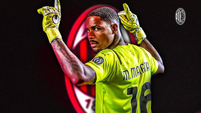 库里30岁后依然巅峰状态：多项数据超越乔丹，近8场均砍近30分