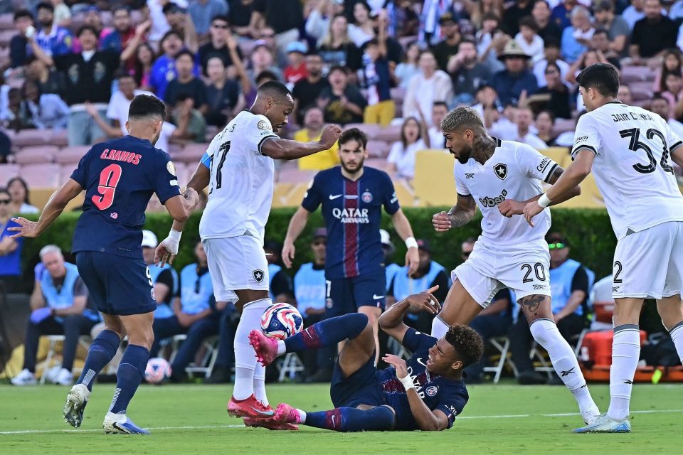 2025年电竞大奖公布：ZywOo荣膺年度电竞选手，Vitality与Falcons包揽战队俱乐部双奖