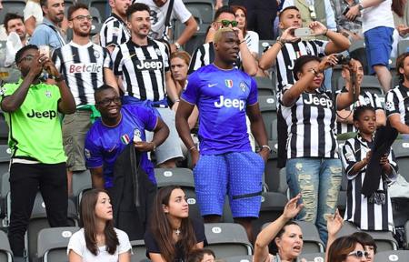 《球球大作战》元宵盛会已开启，元宵千机伞孢子、吞噬特效免费领